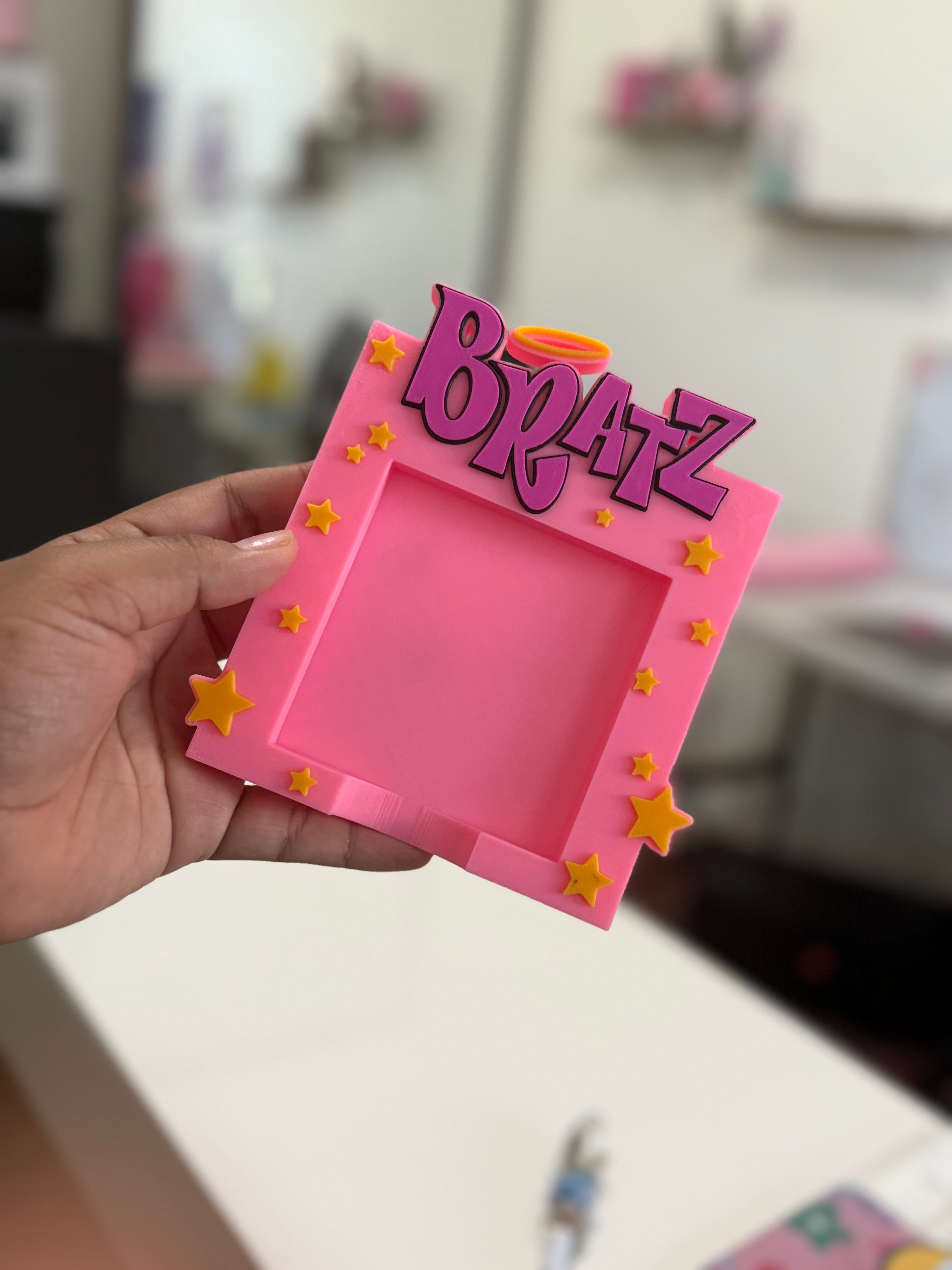 BRATZ Sticky Note Holder