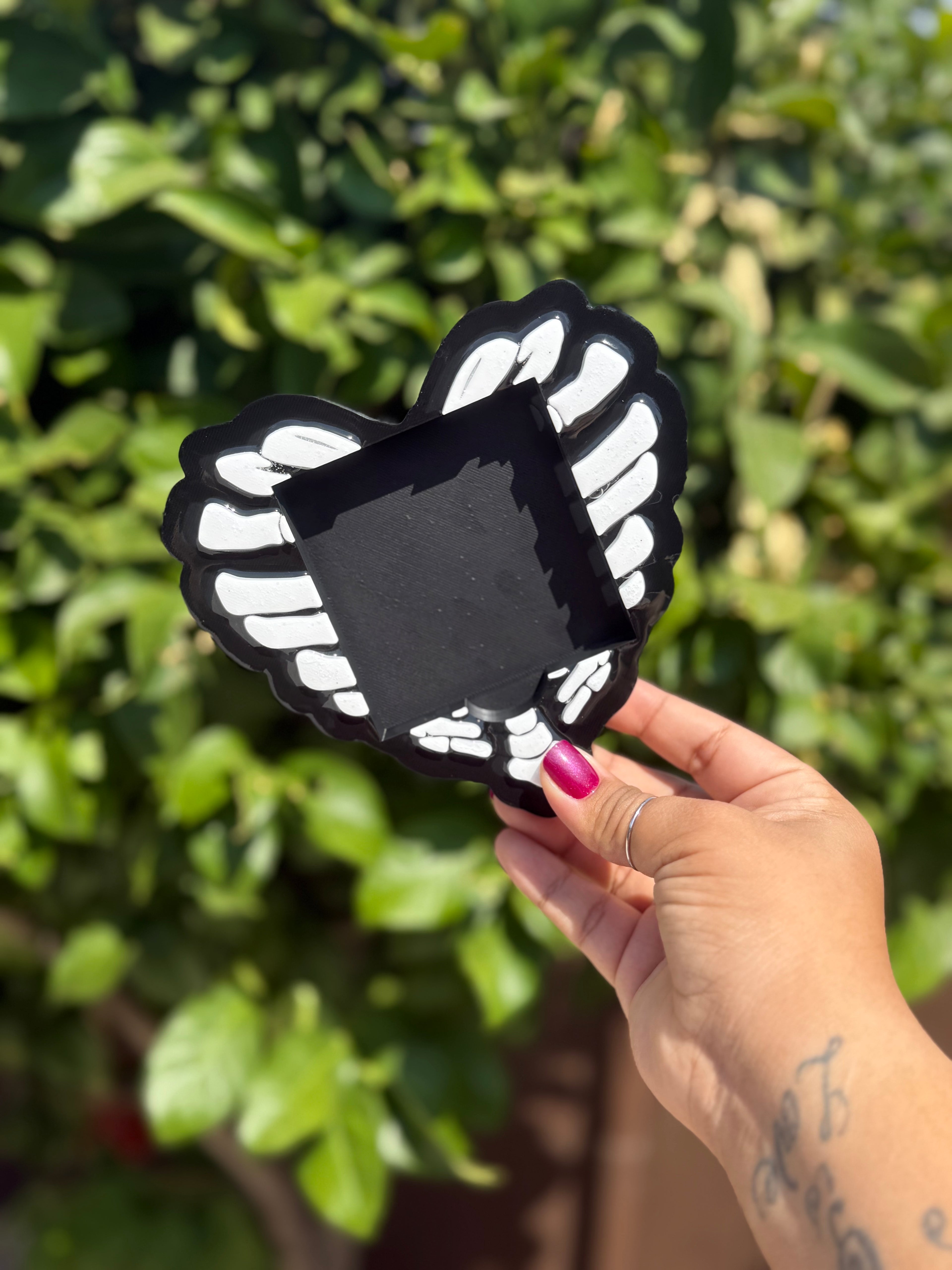 Black Heart Skeleton Sticky Note Holder