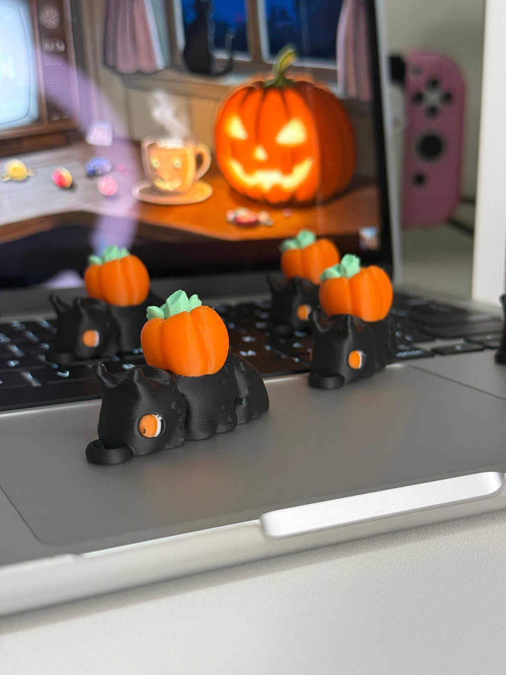 Cozy Creeps — Pumpkin Snails