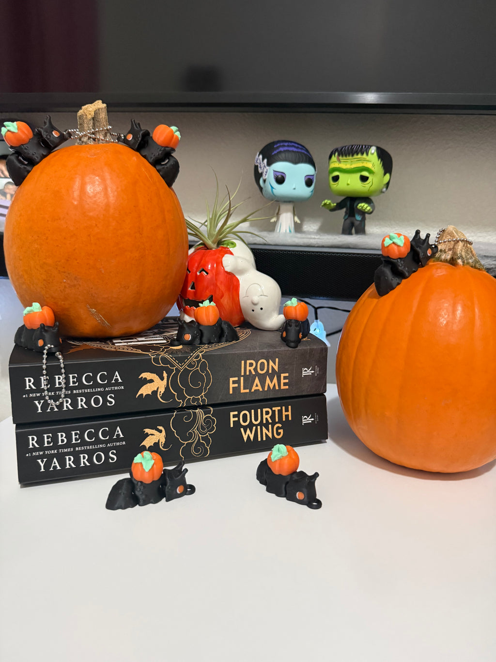 Cozy Creeps — Pumpkin Snails