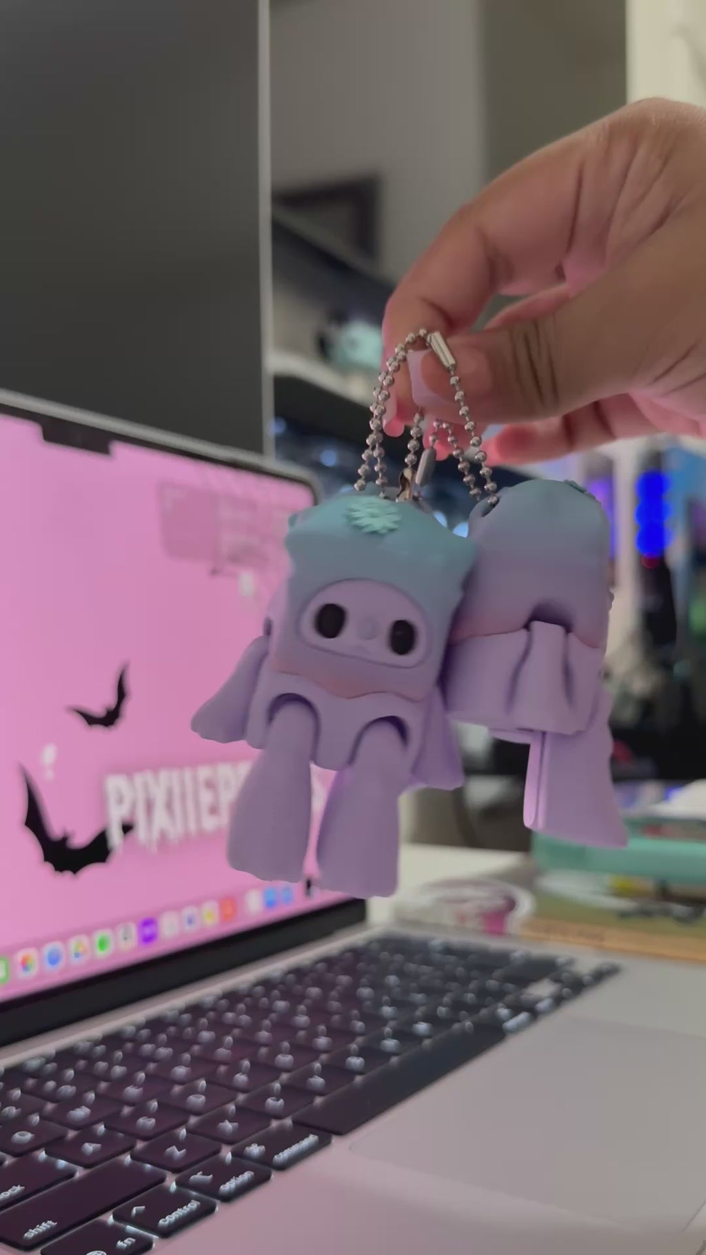 Muna the Cloud Wanderer — 3D Keychain Cutie